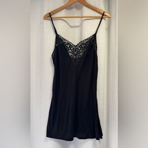 Victoria’s Secret Black Lace Trim Babydoll Chemise Slip Nightgown Size M